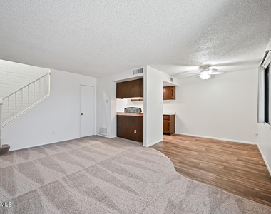 3959 W Palomino Road - Photo Thumbnail 5