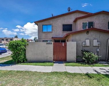 3959 W Palomino Road - Photo Thumbnail 1