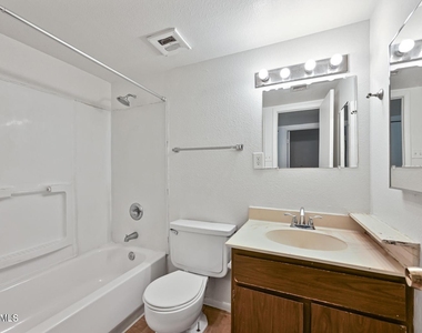 3959 W Palomino Road - Photo Thumbnail 14