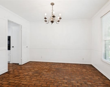 7726 Dentcrest Drive - Photo Thumbnail 2
