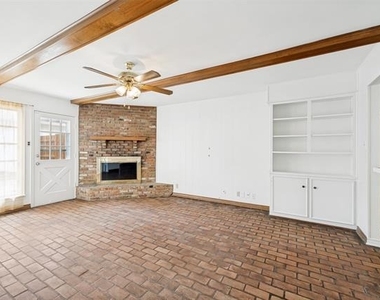 7726 Dentcrest Drive - Photo Thumbnail 5