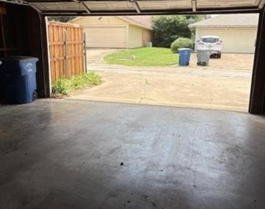 7726 Dentcrest Drive - Photo Thumbnail 16