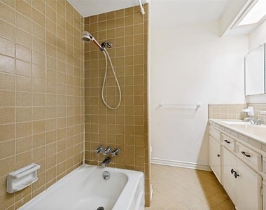 7726 Dentcrest Drive - Photo Thumbnail 7
