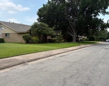 7726 Dentcrest Drive - Photo Thumbnail 19