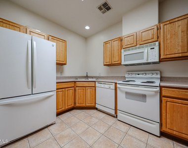 3221 N 37th Street - Photo Thumbnail 24