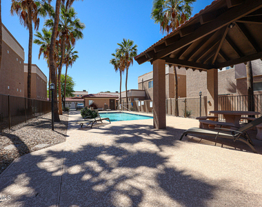 3221 N 37th Street - Photo Thumbnail 9