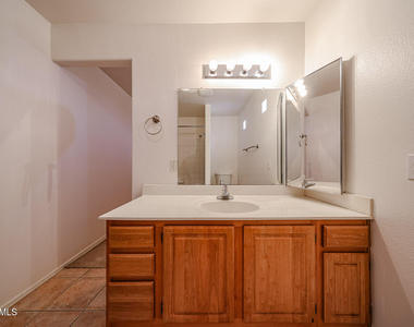 3221 N 37th Street - Photo Thumbnail 44