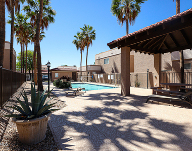 3221 N 37th Street - Photo Thumbnail 11