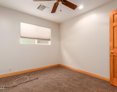 1608 W Inverness Drive - Photo Thumbnail 20
