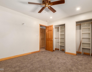 1608 W Inverness Drive - Photo Thumbnail 15