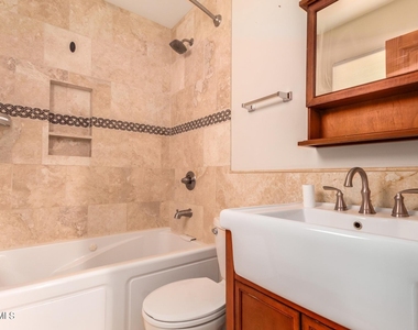 1608 W Inverness Drive - Photo Thumbnail 17