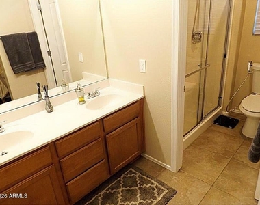 4388 E Selena Drive - Photo Thumbnail 7