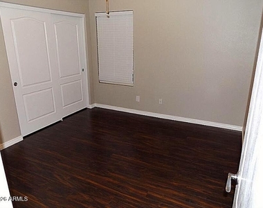 4388 E Selena Drive - Photo Thumbnail 8