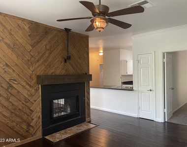 7009 E Acoma Drive - Photo Thumbnail 12