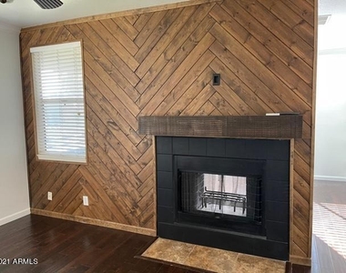 7009 E Acoma Drive - Photo Thumbnail 11