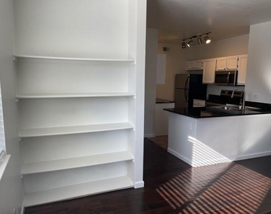 7009 E Acoma Drive - Photo Thumbnail 9