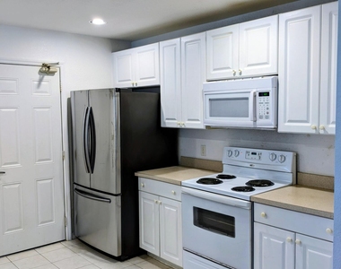 1804 Blue Heron Lane - Photo Thumbnail 9