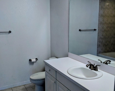 1804 Blue Heron Lane - Photo Thumbnail 22