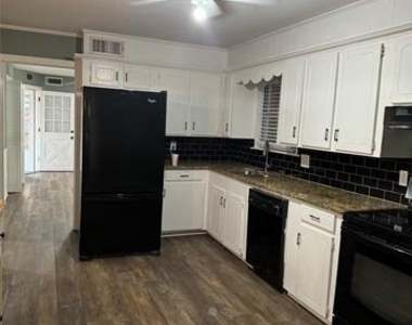 1406 Country Club Road - Photo Thumbnail 5