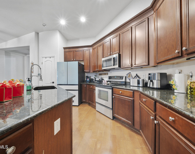 17239 W Ironwood Street - Photo Thumbnail 27