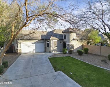17239 W Ironwood Street - Photo Thumbnail 6