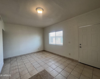1229 W Pierce Street - Photo Thumbnail 14