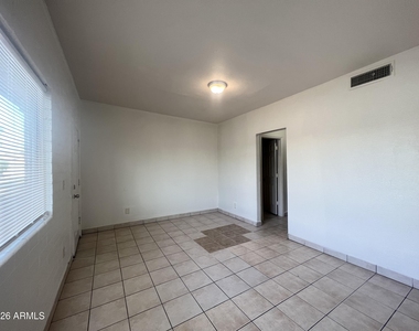 1229 W Pierce Street - Photo Thumbnail 11