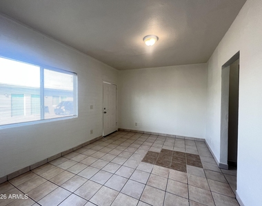 1229 W Pierce Street - Photo Thumbnail 13