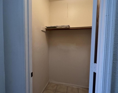 1229 W Pierce Street - Photo Thumbnail 6