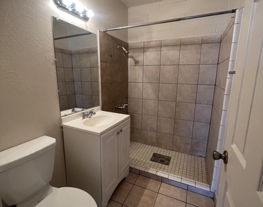 1229 W Pierce Street - Photo Thumbnail 9