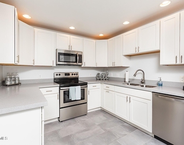 15252 N 100th Street - Photo Thumbnail 3