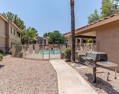 15252 N 100th Street - Photo Thumbnail 12