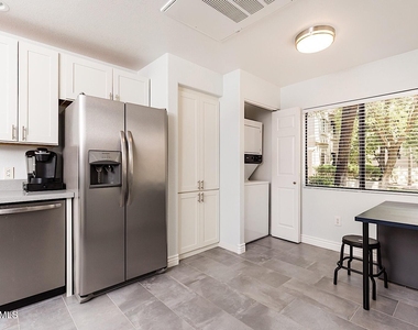 15252 N 100th Street - Photo Thumbnail 5