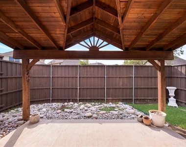 608 Regency Trail - Photo Thumbnail 25