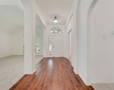 608 Regency Trail - Photo Thumbnail 4