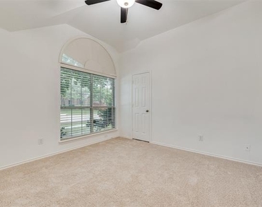608 Regency Trail - Photo Thumbnail 17