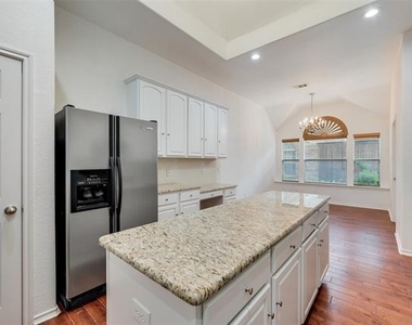 608 Regency Trail - Photo Thumbnail 15