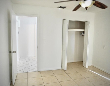 5600 N Park - Photo Thumbnail 4