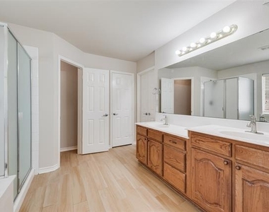 3806 Palace Place - Photo Thumbnail 14