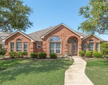 3806 Palace Place - Photo Thumbnail 1