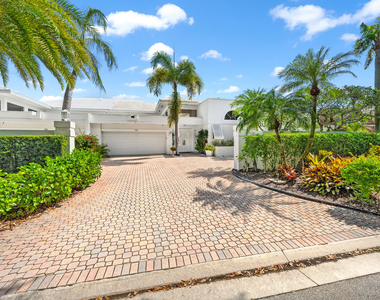 114 Waters Edge Drive - Photo Thumbnail 2
