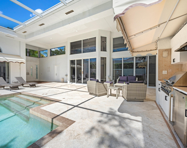 114 Waters Edge Drive - Photo Thumbnail 22