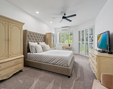 114 Waters Edge Drive - Photo Thumbnail 17