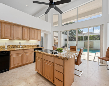 114 Waters Edge Drive - Photo Thumbnail 7