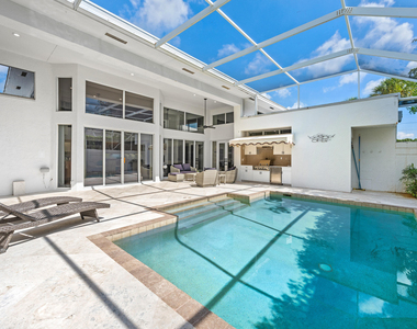 114 Waters Edge Drive - Photo Thumbnail 23