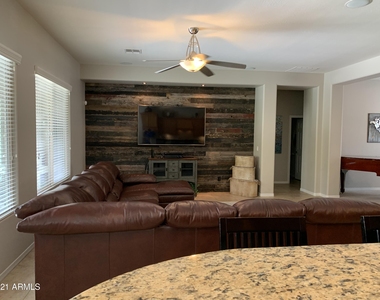 1608 W White Feather Lane - Photo Thumbnail 24