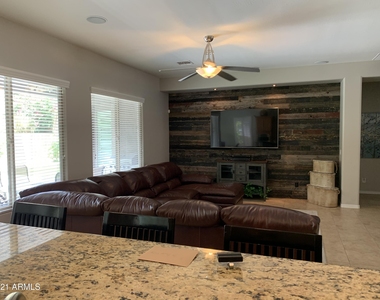 1608 W White Feather Lane - Photo Thumbnail 23