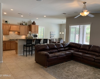 1608 W White Feather Lane - Photo Thumbnail 4