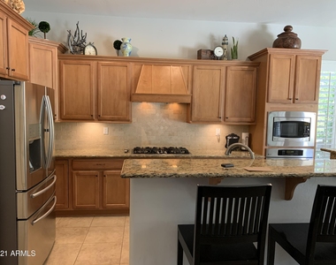 1608 W White Feather Lane - Photo Thumbnail 6