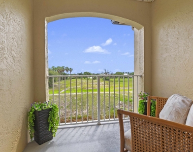 2060 Greenview Shores Boulevard - Photo Thumbnail 4